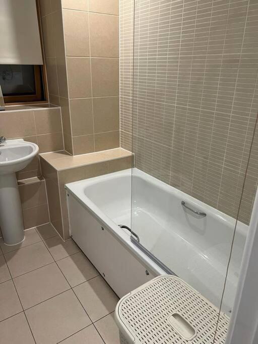 Comfy One Bedroom Apartment *