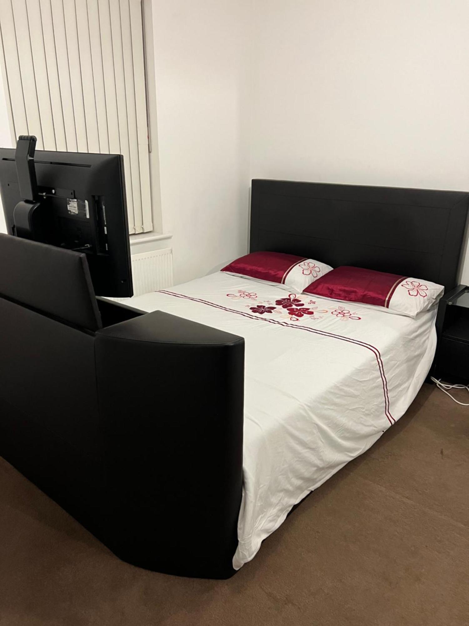 Apartment Comfy One Bedroom *